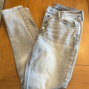 Womens Old Navy light gray super skinny jeans